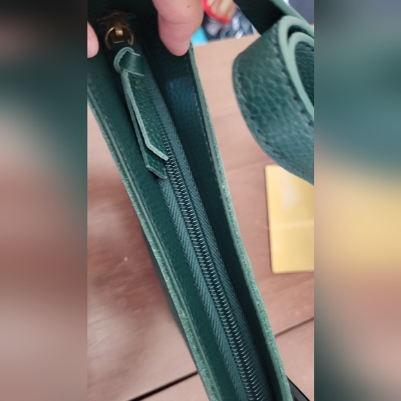 De Young Crossbody Bag THE SAK Pine Green Pebbled Leather NEW - Picture 4 of 6